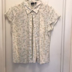 Cute cap sleeve Soma button up shirt